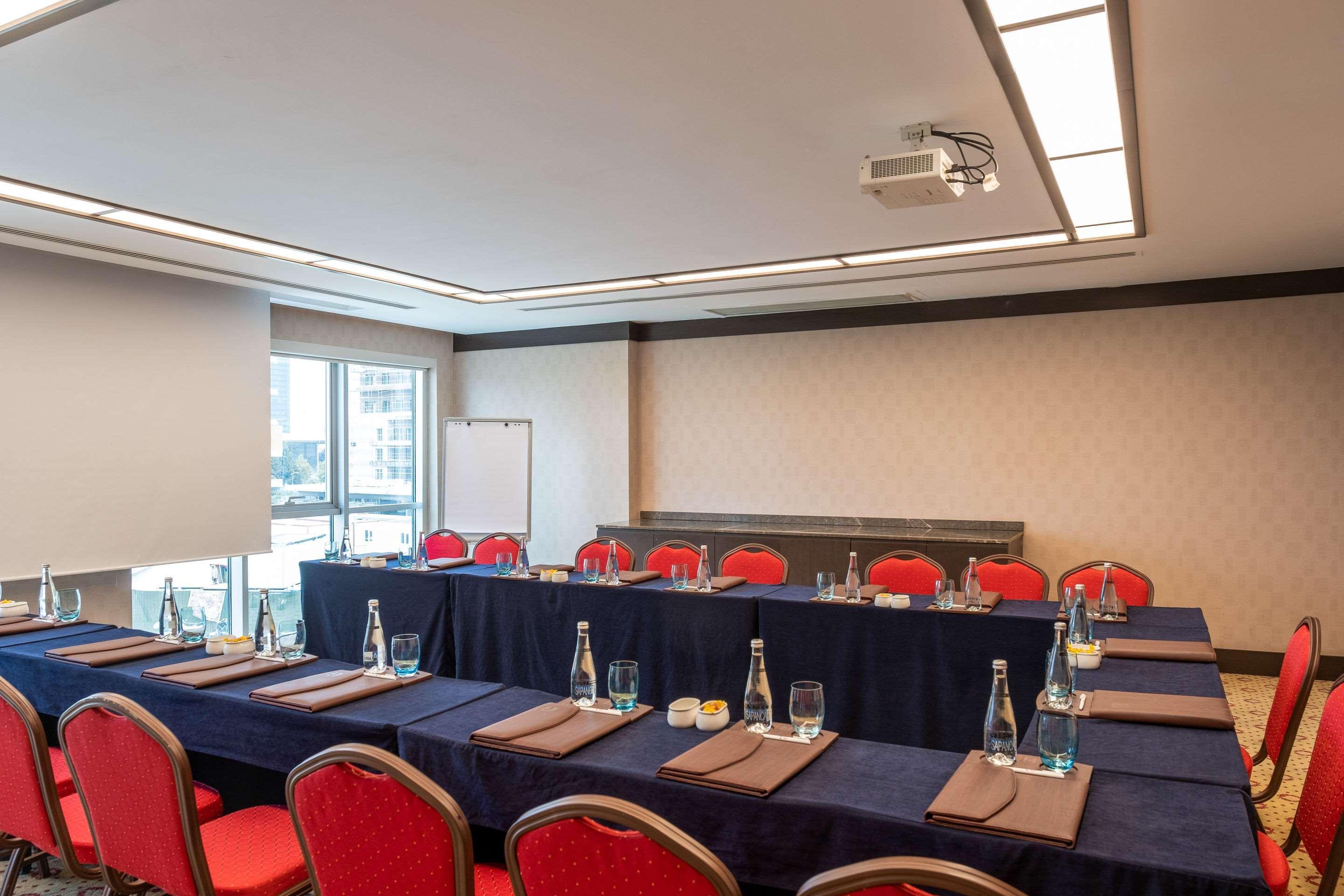 Clarion Hotel Istanbul Mahmutbey Exterior photo