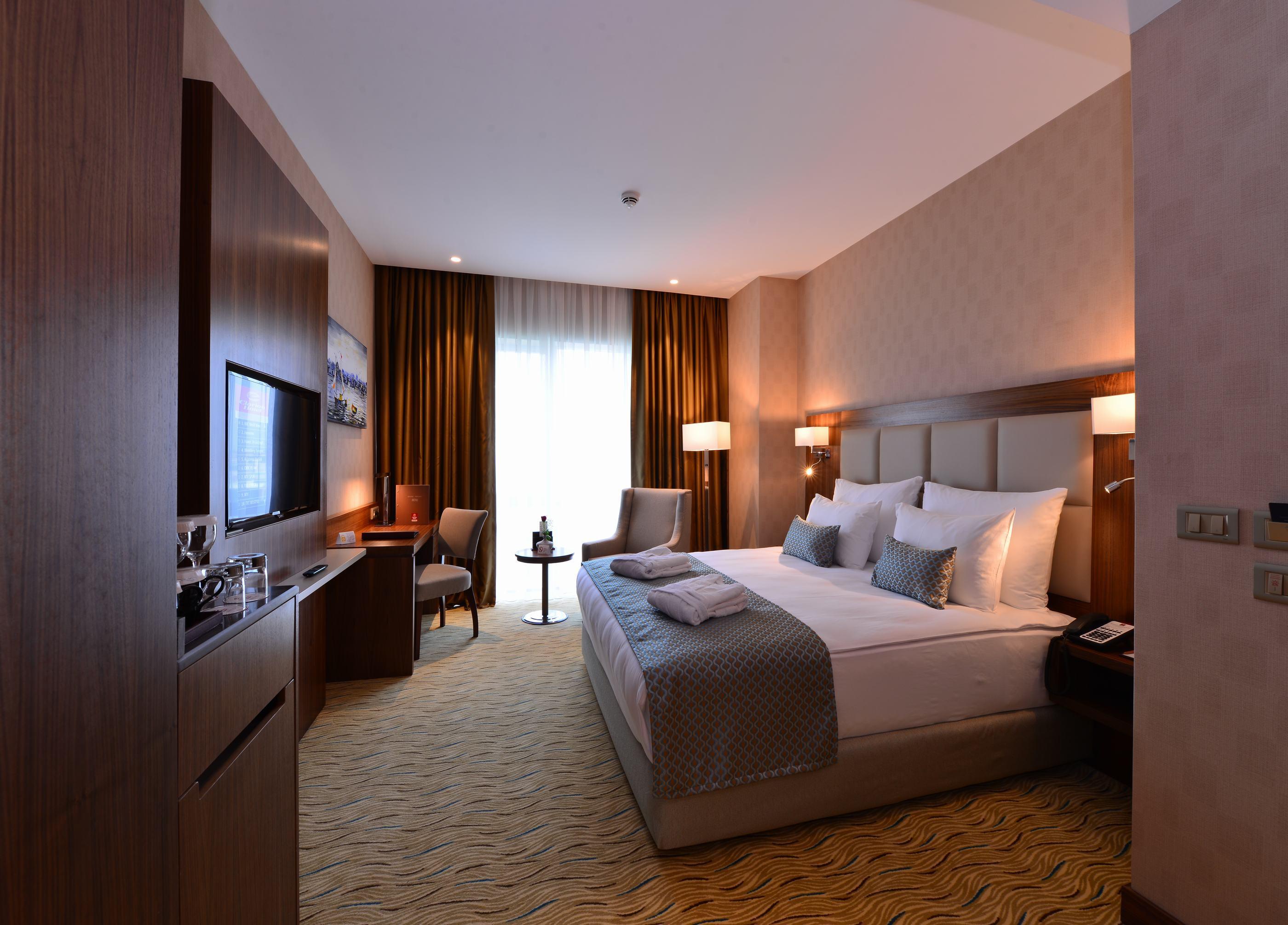 Clarion Hotel Istanbul Mahmutbey Exterior photo
