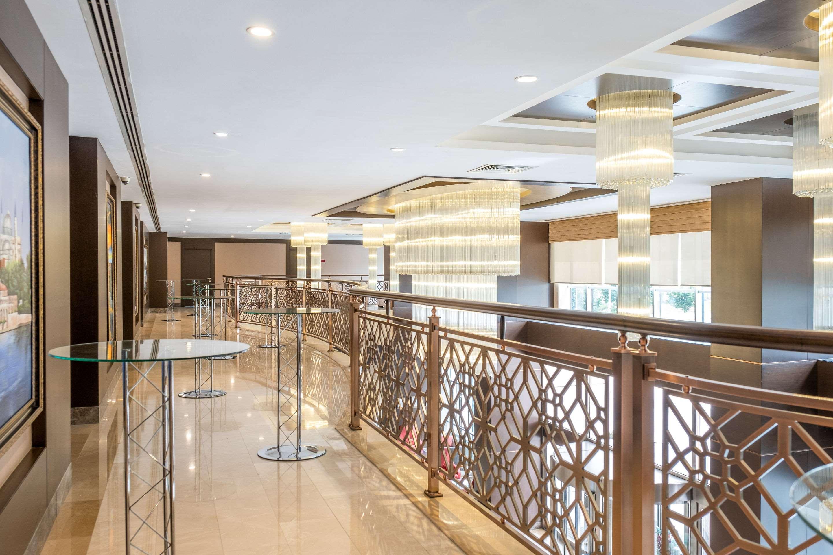 Clarion Hotel Istanbul Mahmutbey Exterior photo