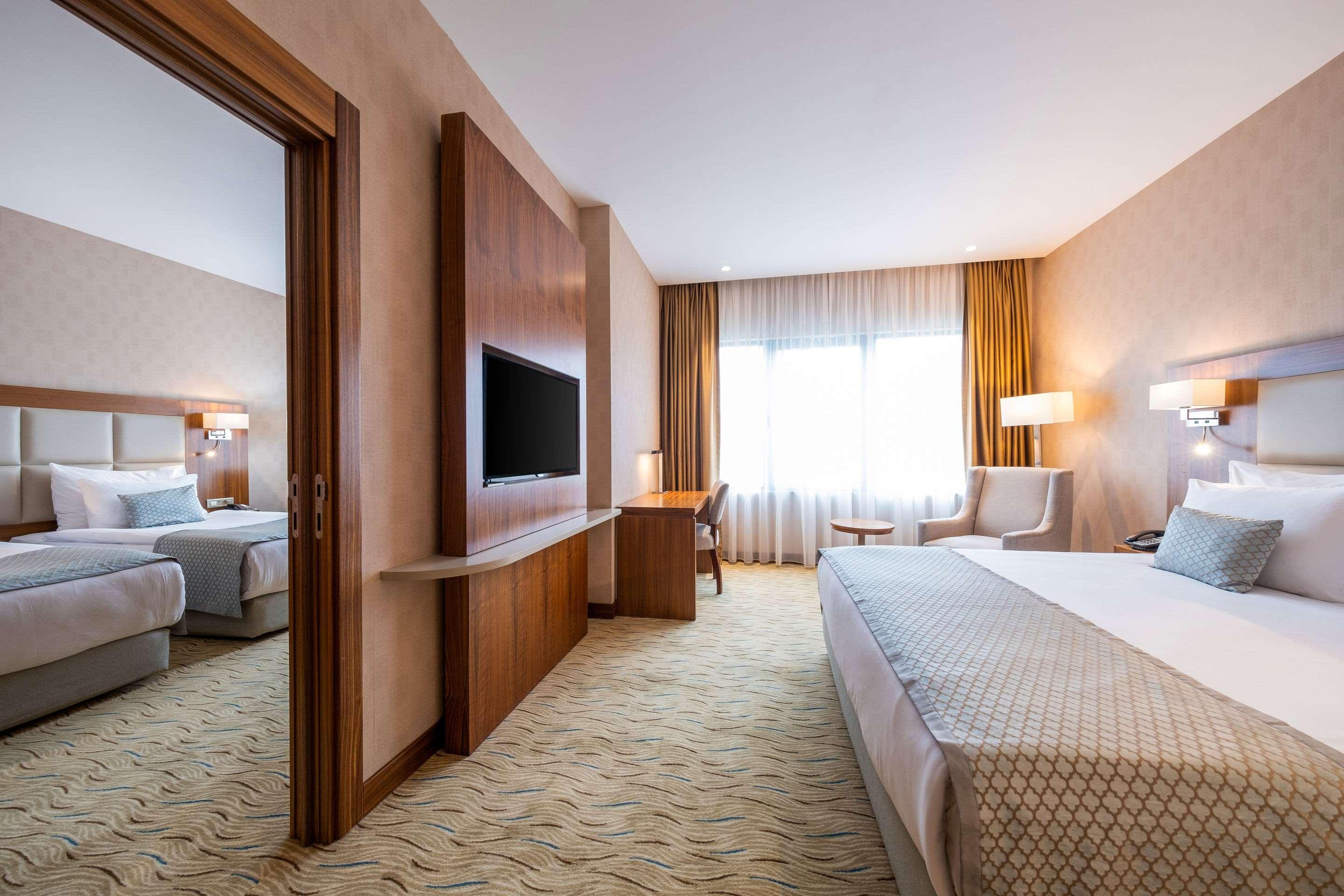Clarion Hotel Istanbul Mahmutbey Exterior photo