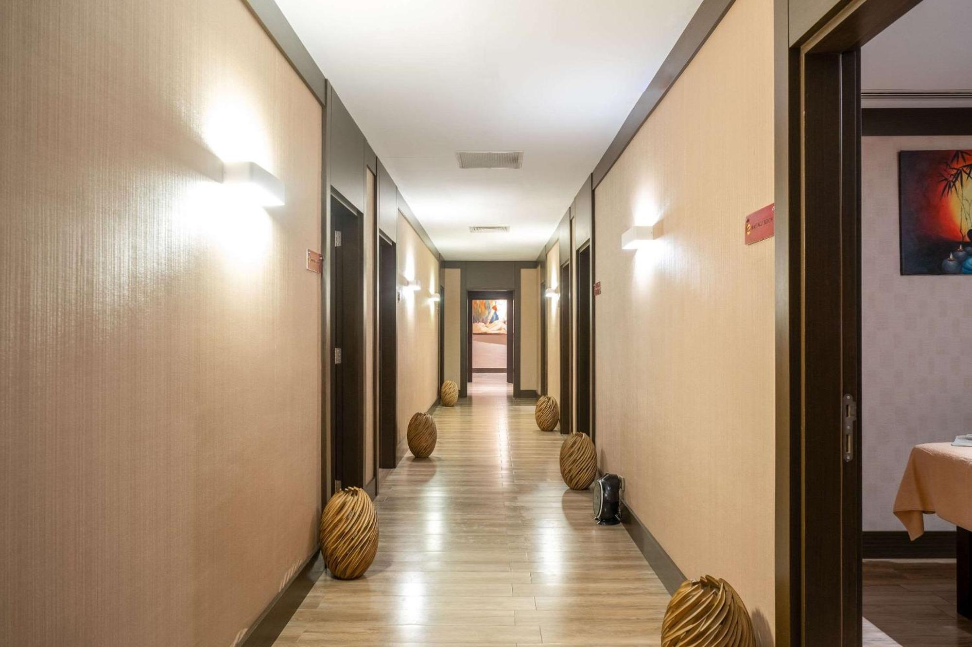 Clarion Hotel Istanbul Mahmutbey Exterior photo